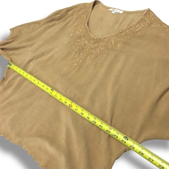 Solitaire Anthropologie Tan Embroidered Scalloped Boho Cropped Top - Large - Picture 4 of 9